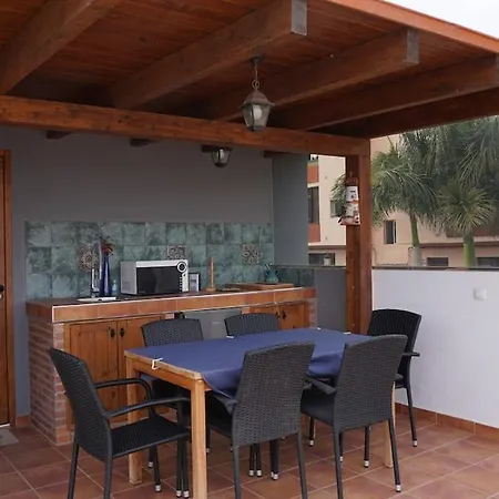 With An Outdoor Kitchen コラレホ